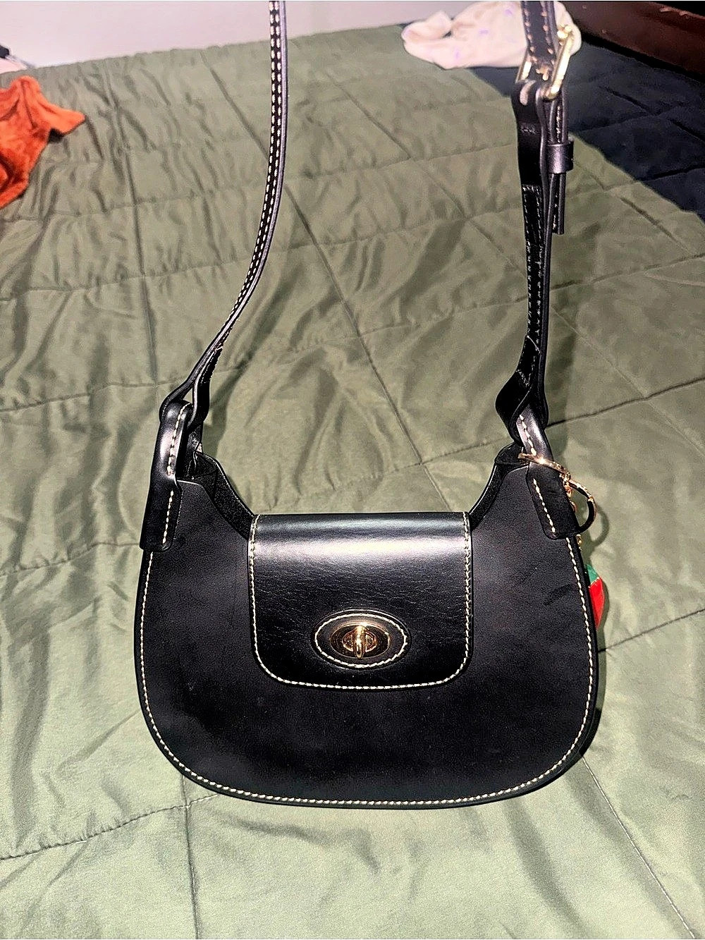 Dooney & Bourke Pebble Turnlock Messenger 20 Black Shoulder Bag